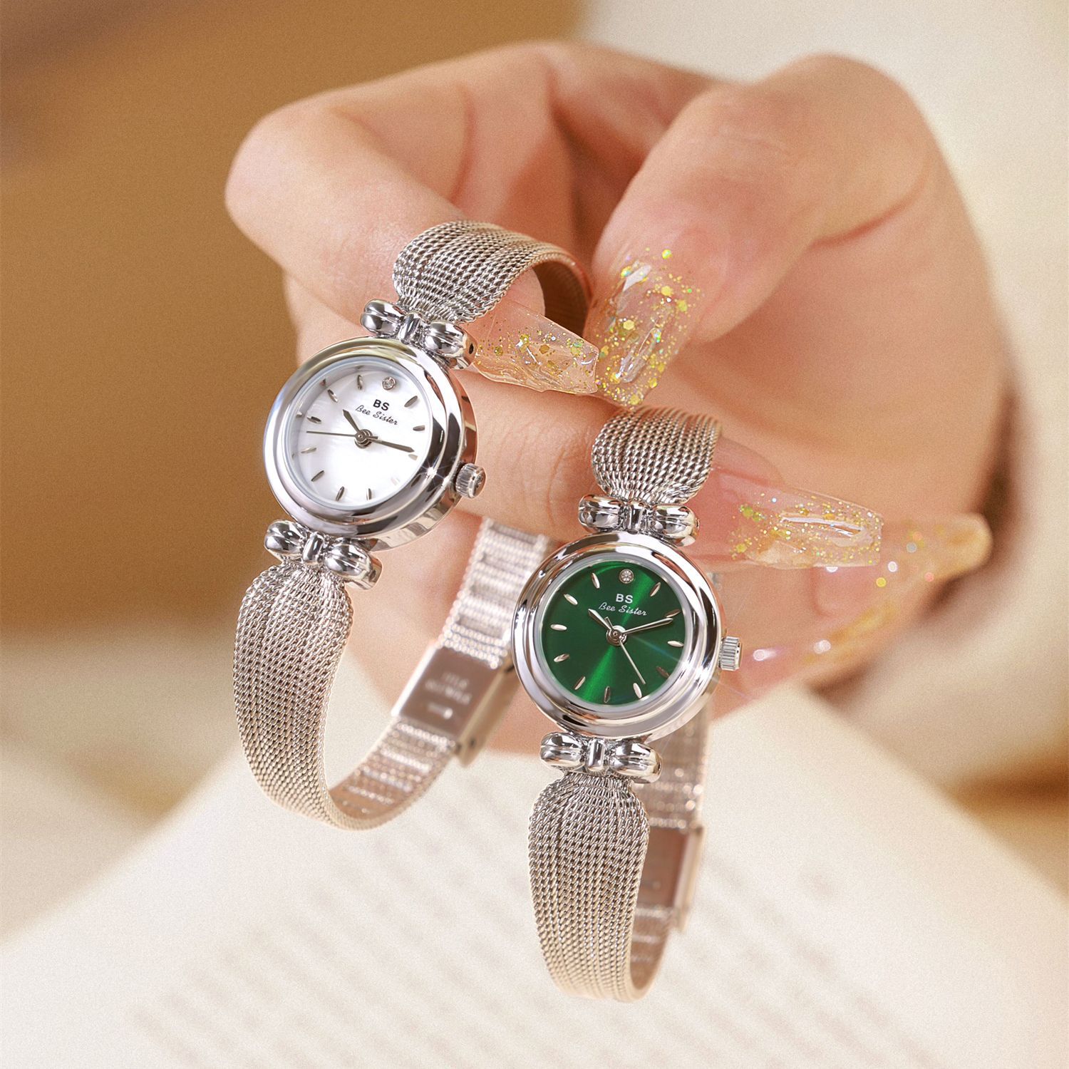 ساعة نسائية راقية ذات طابع أني - مراجعة High Jewelry Watches وسعره